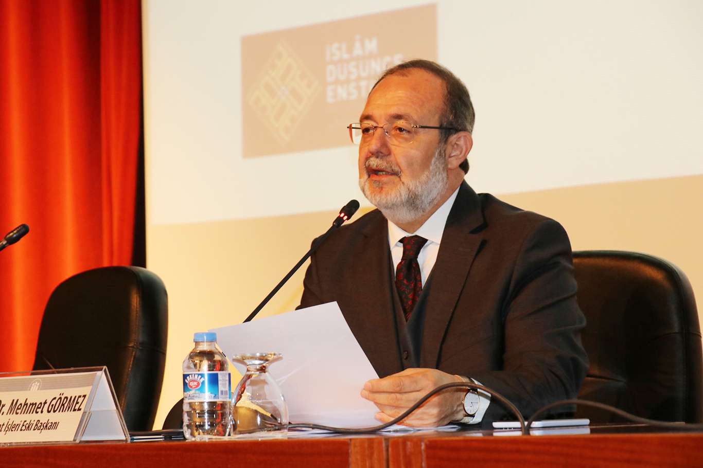 Prof. Dr. Görmez: Alim ve alem, Allah'ın yeryüzündeki varlığının şahitleridir Prof. Dr. Görmez: Alim ve alem, Allah'ın yeryüzündeki varlığının şahitleridir